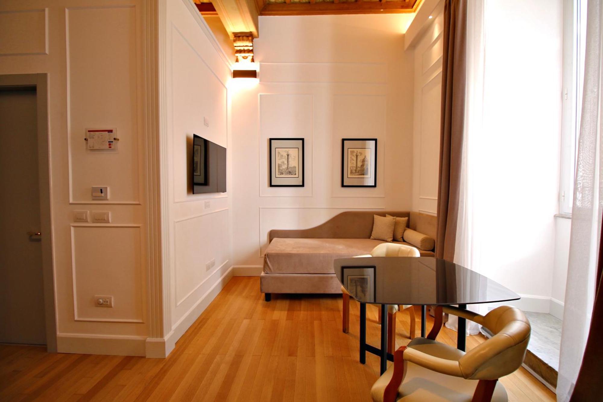 Palazzo Goldoni Condotti Collection — Photos 2